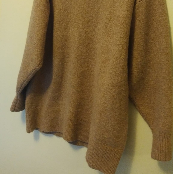H&M oversized turtleneck - Picture 2 of 3